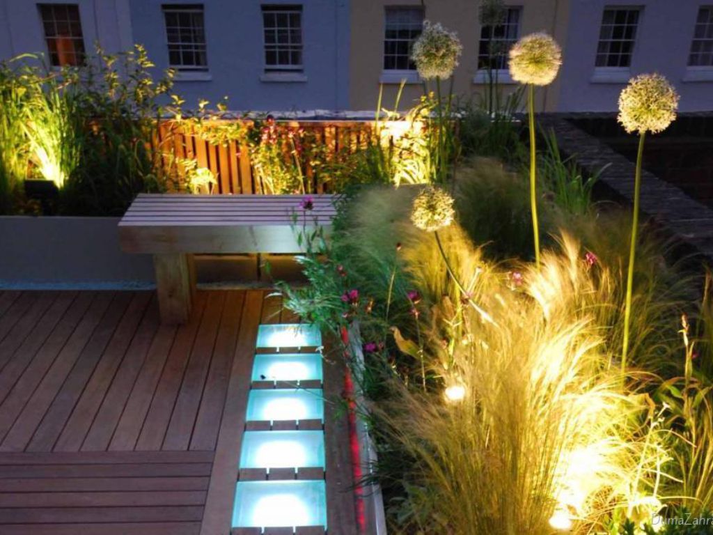 Prakticky osvětlená terasa pro večerní párty